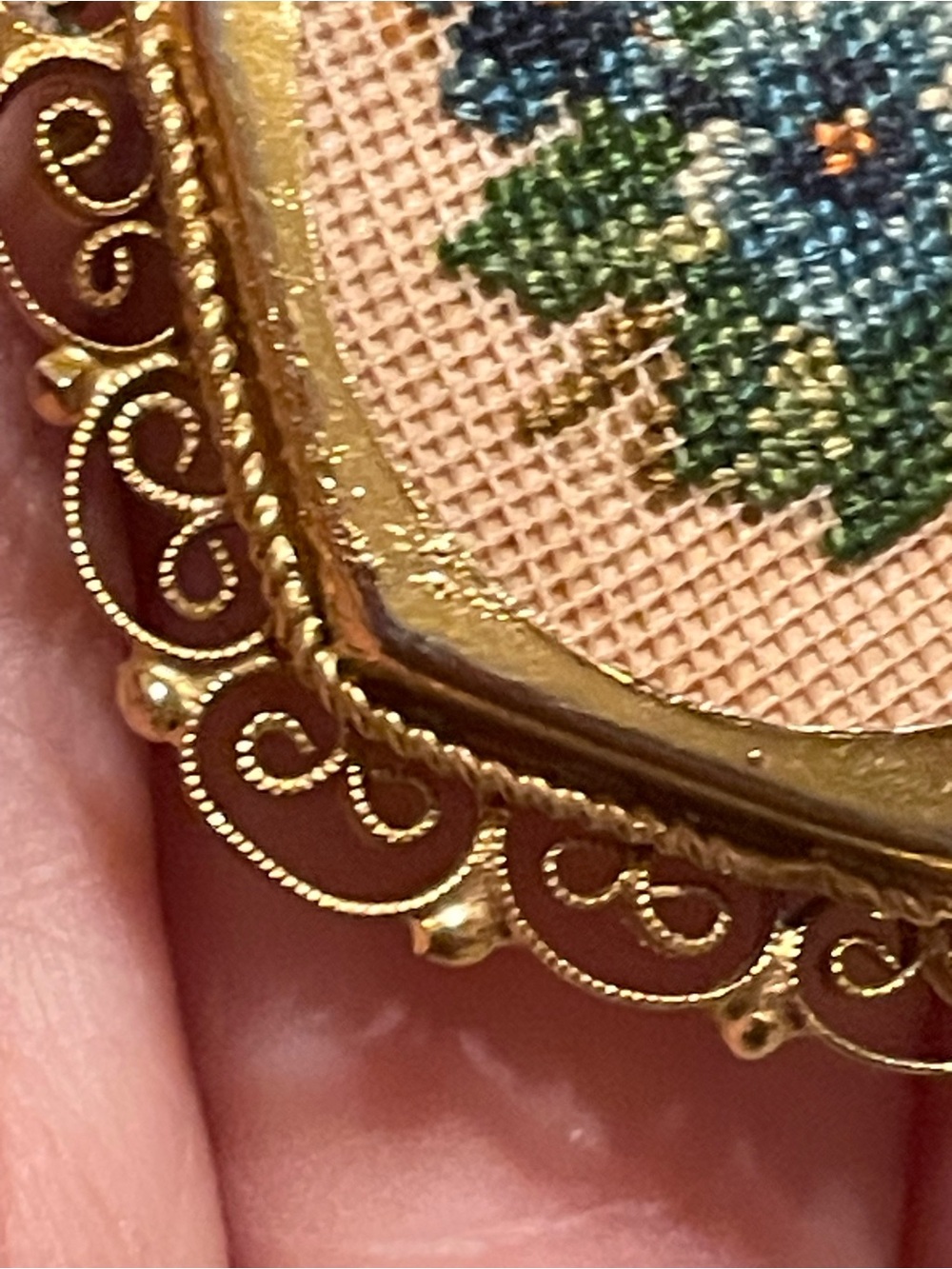 Vintage Floral Needlepoint Brooch in Gold-tone with Pink, Red, Blue Flowers - Picture 3 of 6